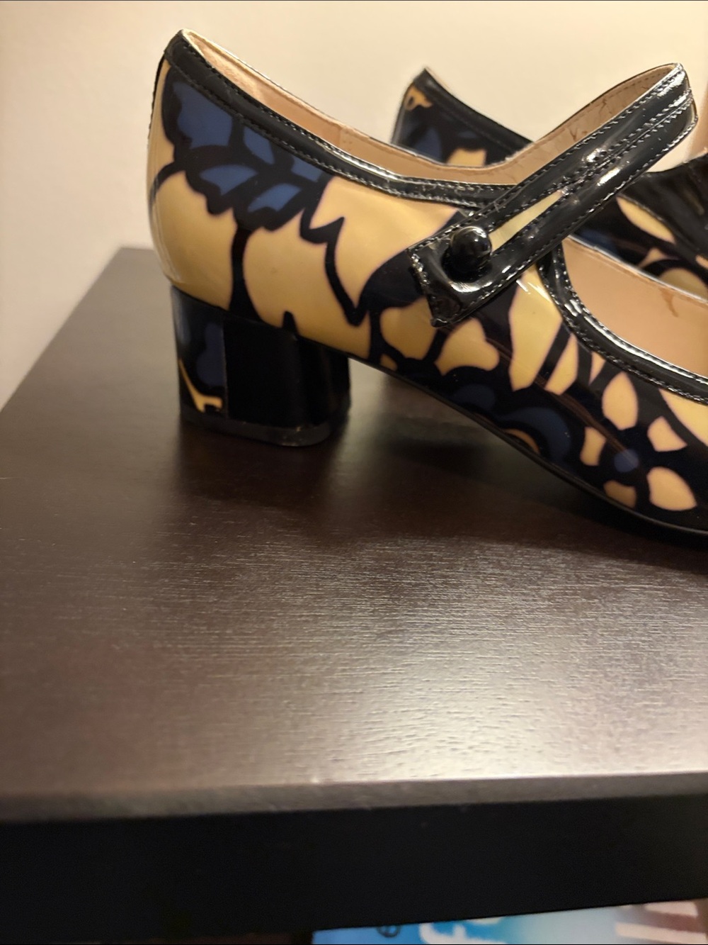 Clarks Patent Floral Mary Jane Flats in Blue and Cream size 8 - Picture 4 of 8